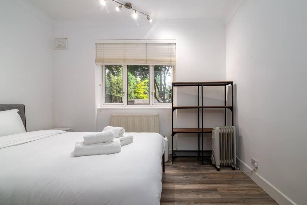 Stylish And Well Equipped Flat In Stockwell Apartment Londra Exterior foto