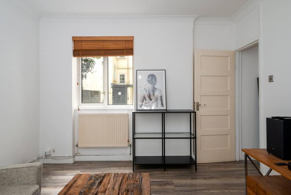 Stylish And Well Equipped Flat In Stockwell Apartment Londra Exterior foto