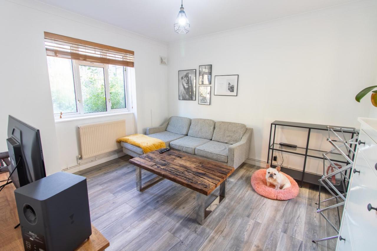 Stylish And Well Equipped Flat In Stockwell Apartment Londra Exterior foto