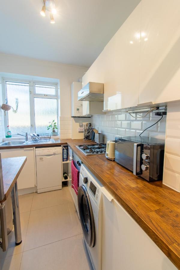 Stylish And Well Equipped Flat In Stockwell Apartment Londra Exterior foto
